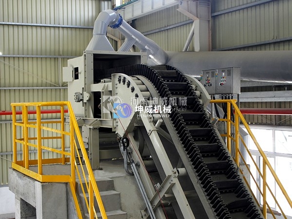 大傾角皮帶輸送機 大傾角皮帶輸送機